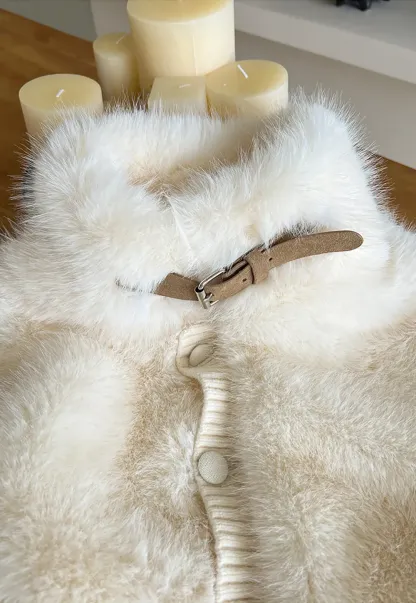 Cable Knit Cropped Cardigan with Faux Fur Collar