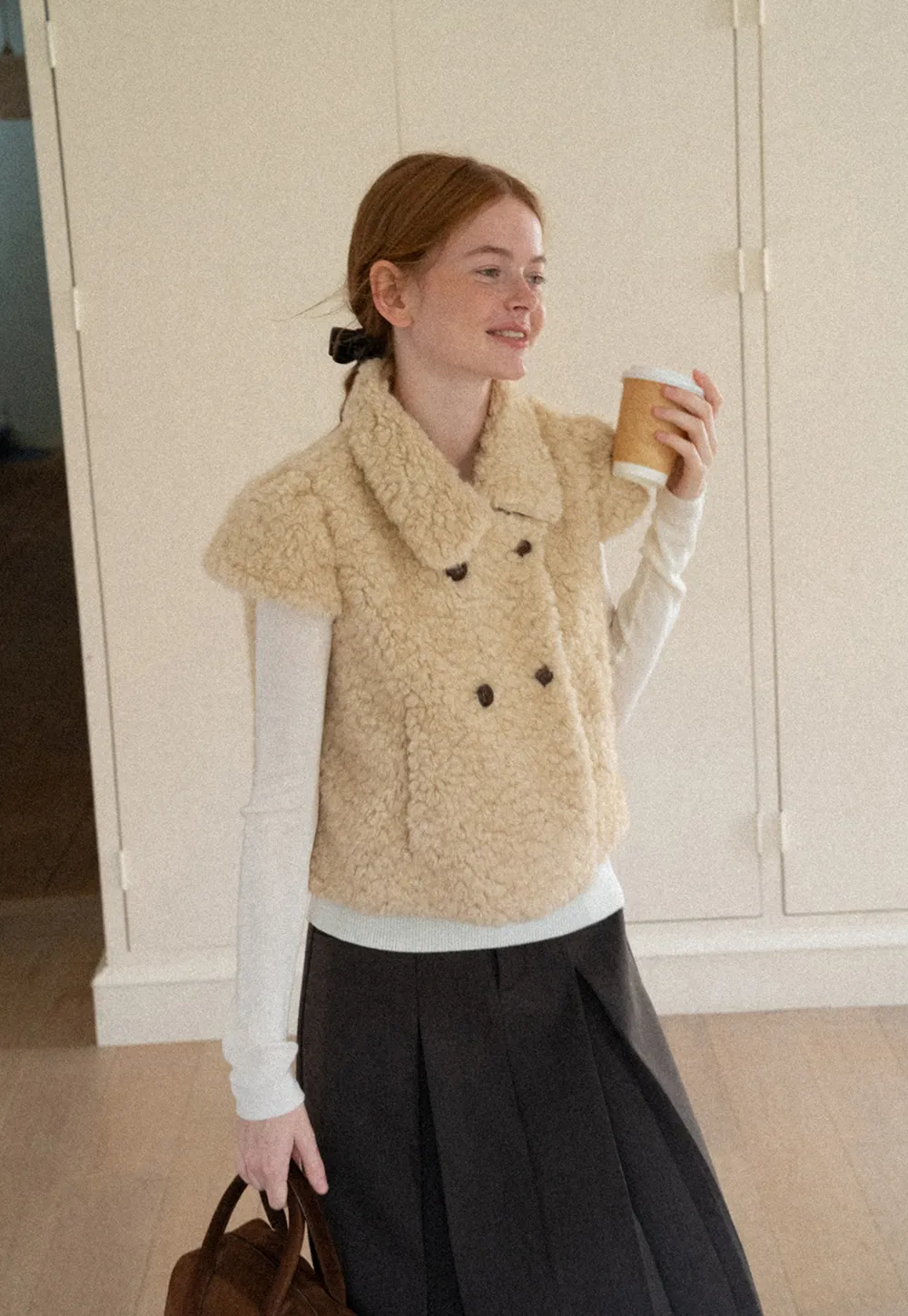 Shearling Texture Collared Sleeveless Short Jacket