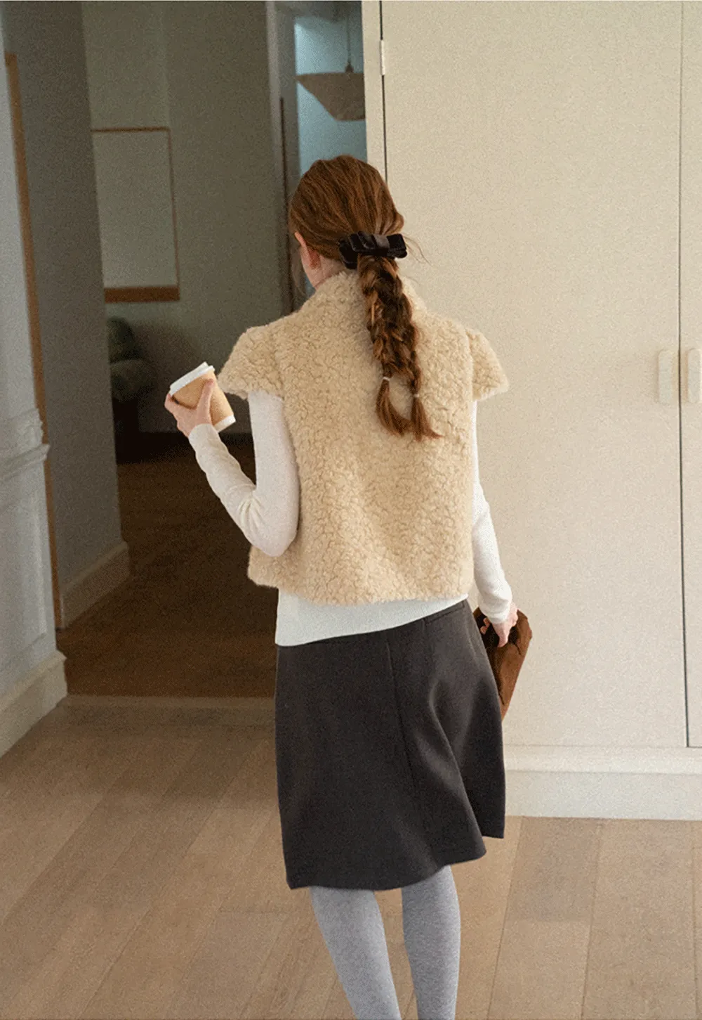 Shearling Texture Collared Sleeveless Short Jacket