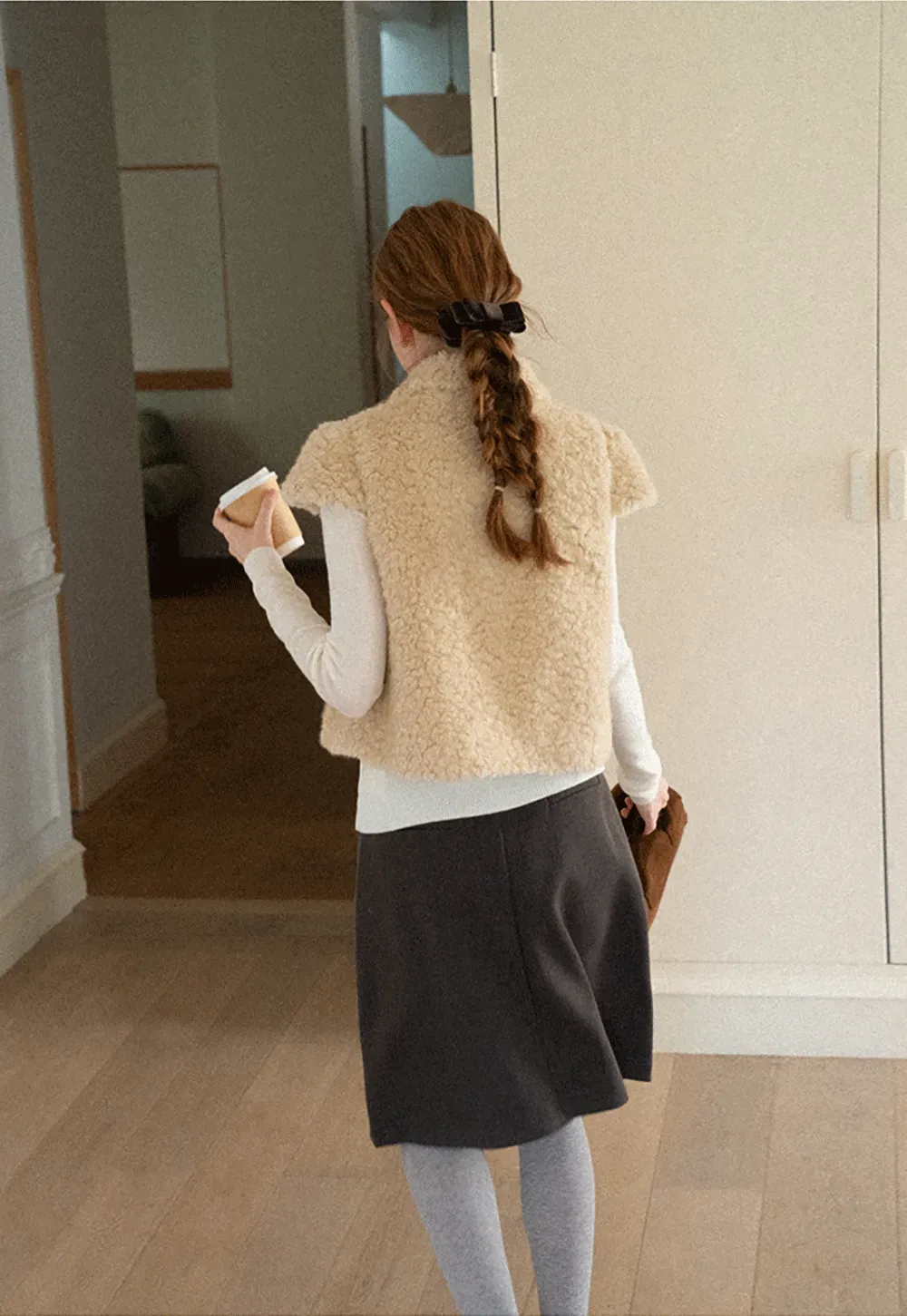 Shearling Texture Collared Sleeveless Short Jacket