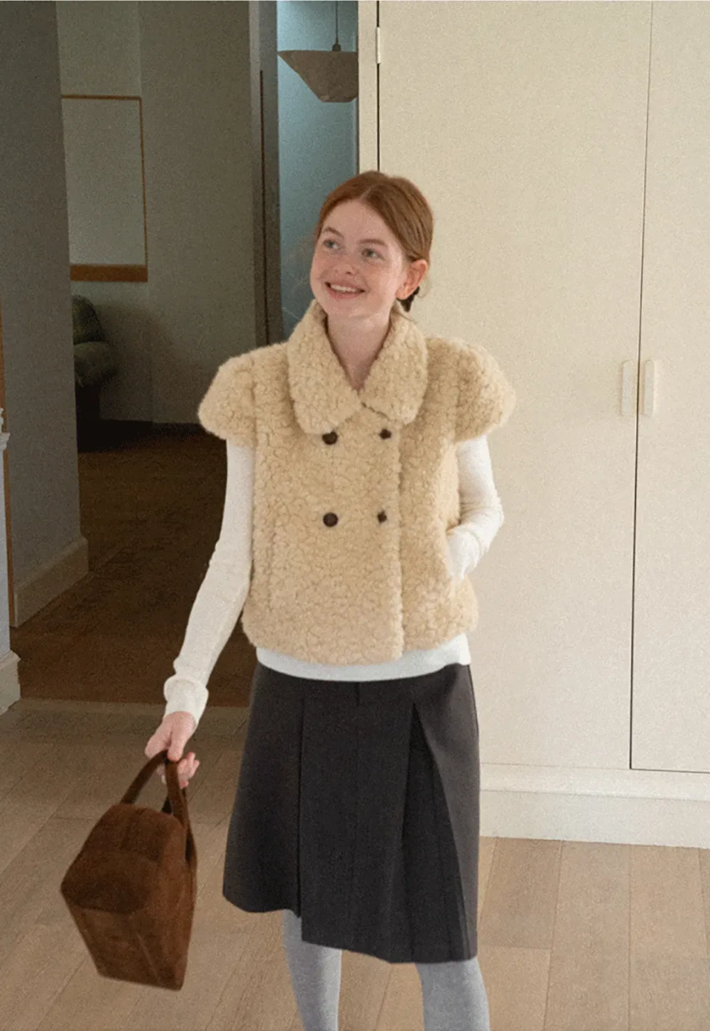 Shearling Texture Collared Sleeveless Short Jacket