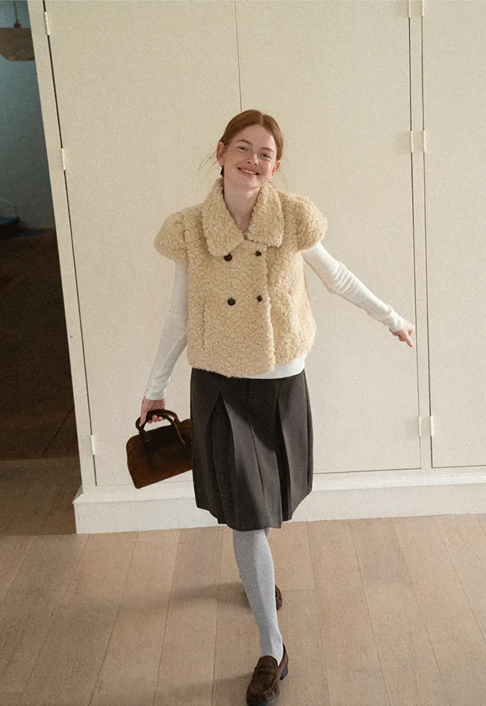 Shearling Texture Collared Sleeveless Short Jacket