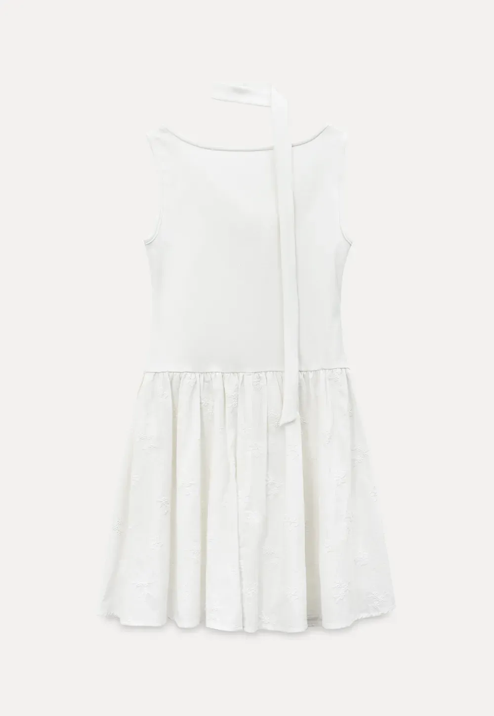 Sleeveless dress with halter neck and flared skirt