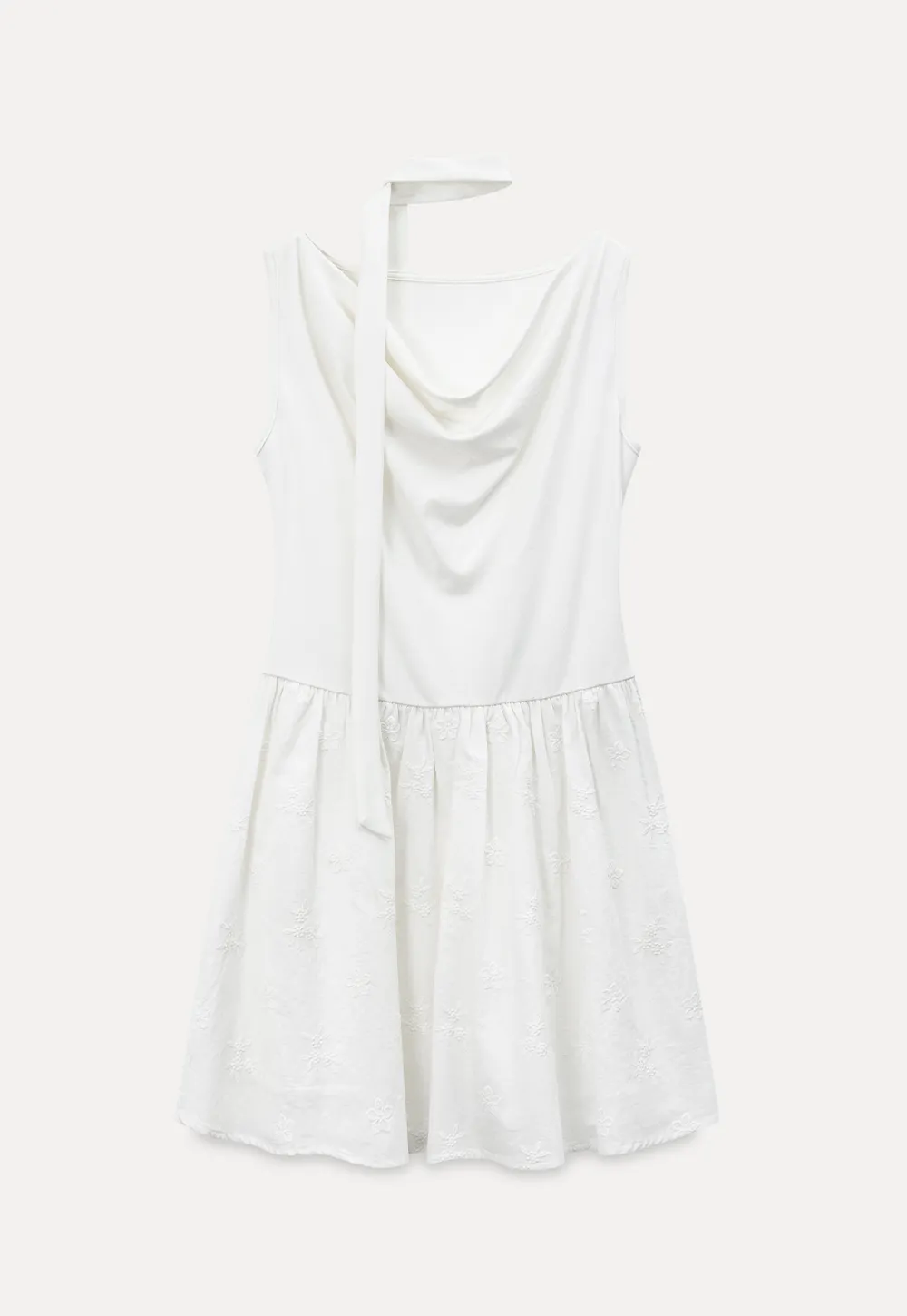 Sleeveless dress with halter neck and flared skirt