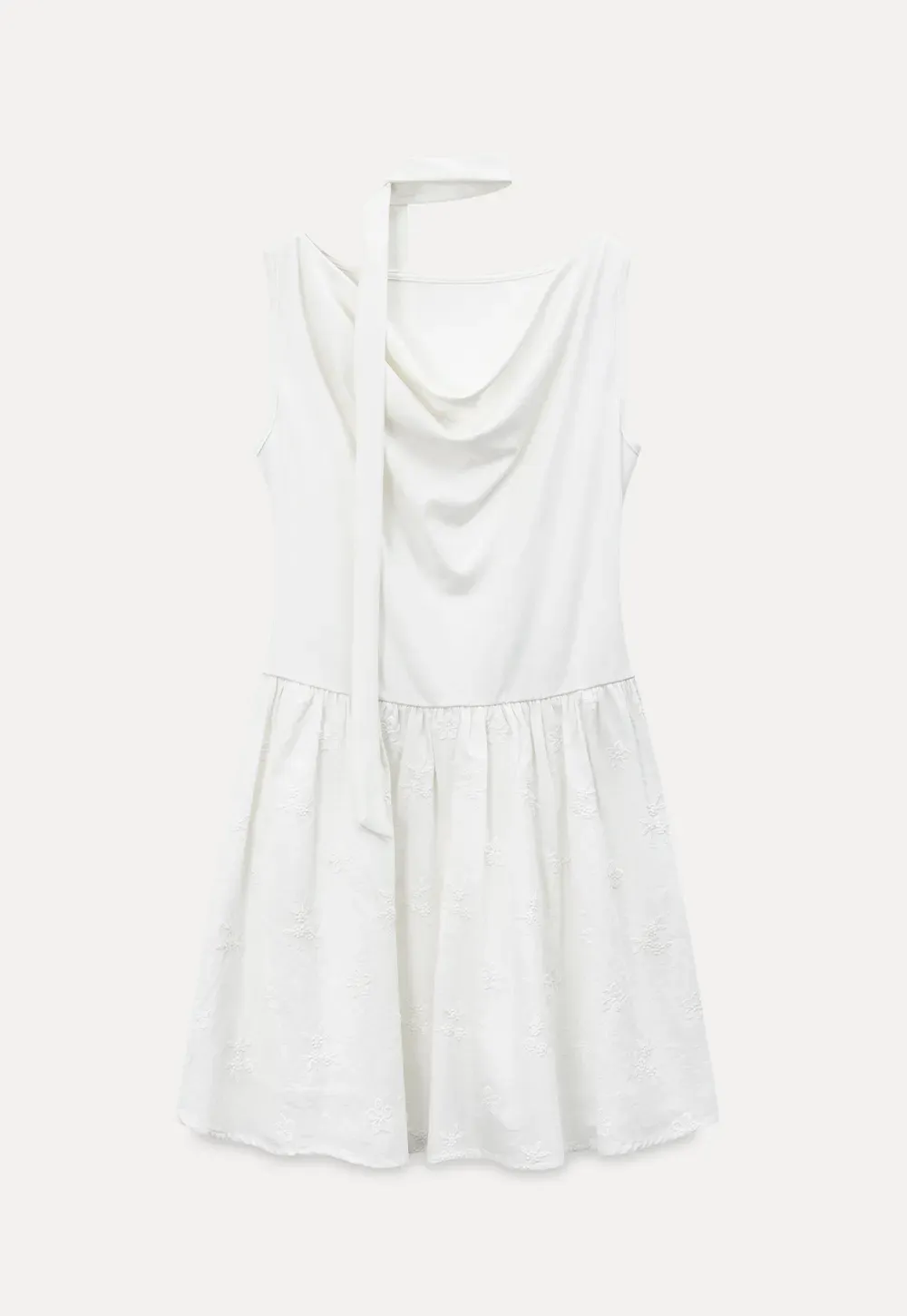 Sleeveless dress with halter neck and flared skirt