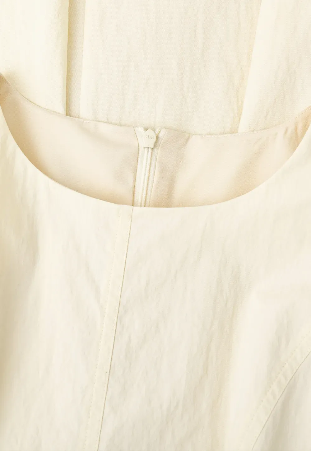Sleeveless A-Line Midi Dress with Structured Bodice