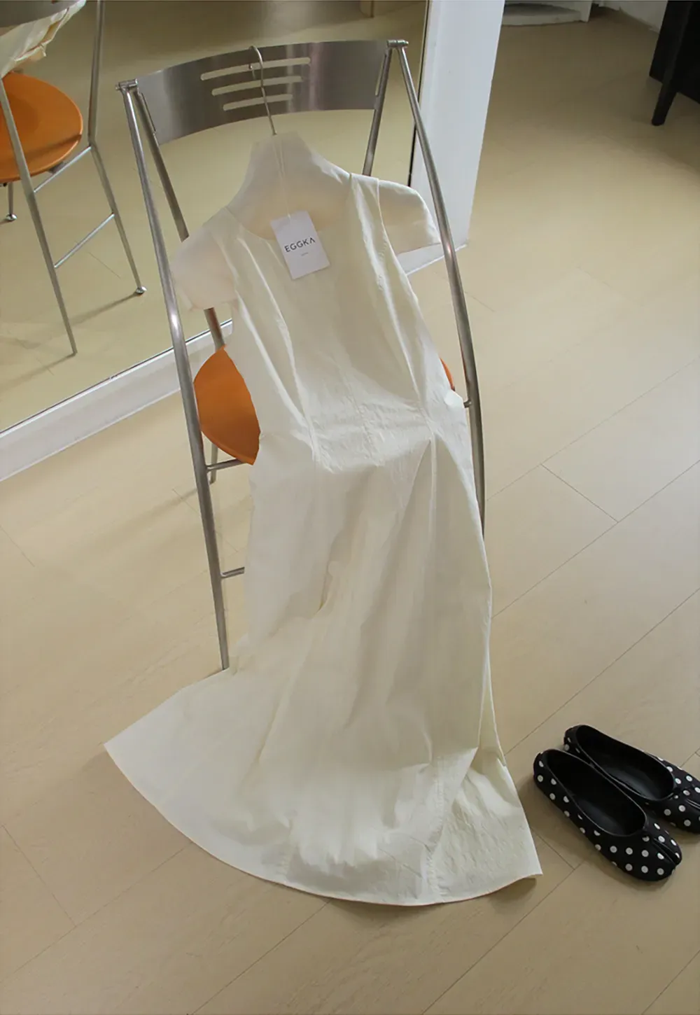 Sleeveless A-Line Midi Dress with Structured Bodice