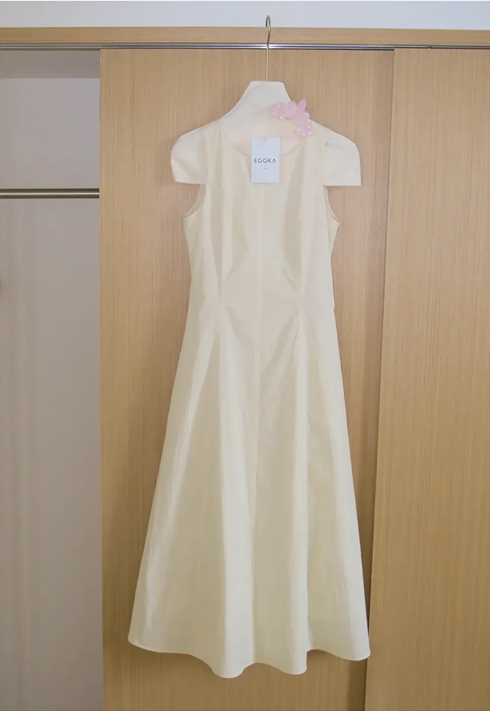 Sleeveless A-Line Midi Dress with Structured Bodice