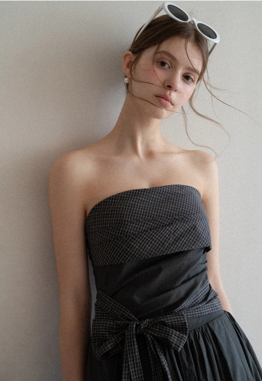 Strapless dress with checkered bodice and tie waist