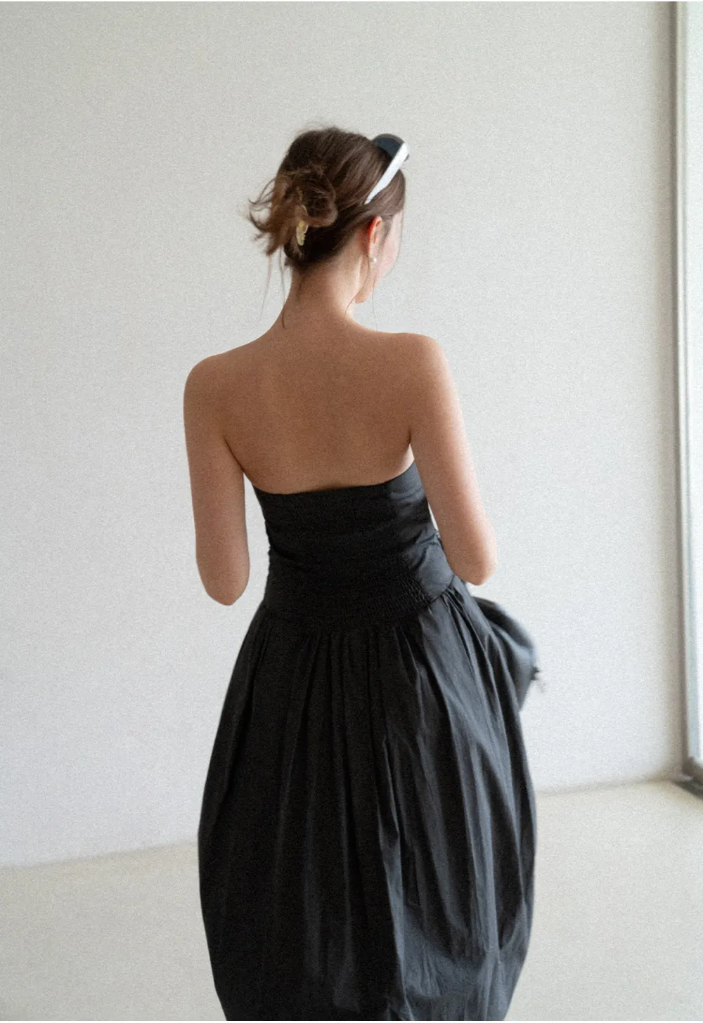 Strapless dress with checkered bodice and tie waist