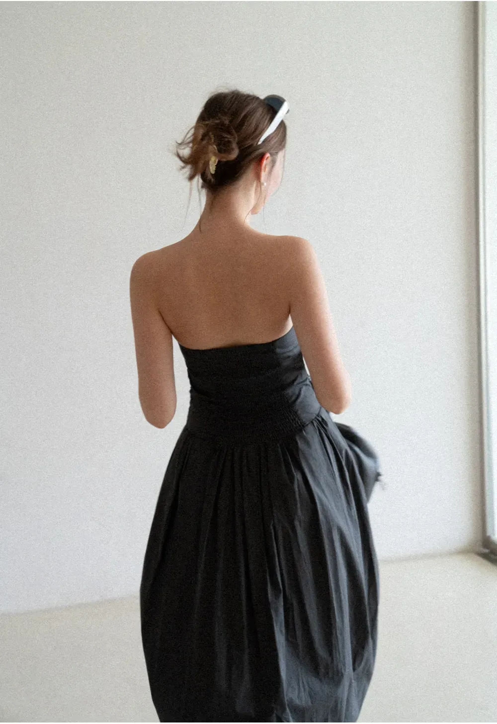 Strapless dress with checkered bodice and tie waist