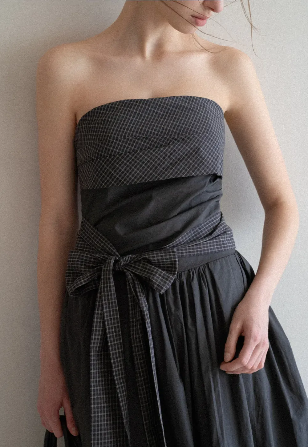 Strapless dress with checkered bodice and tie waist