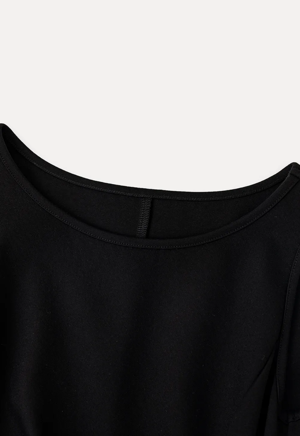 Robe mini sans manches à détail cache-cœur