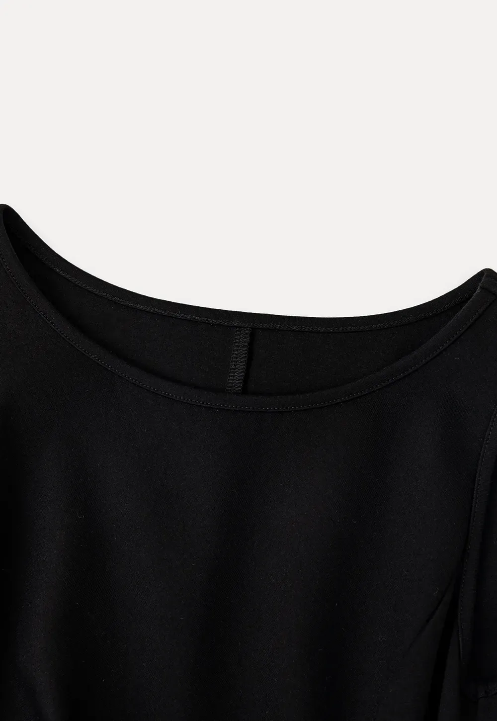 Robe mini sans manches à détail cache-cœur