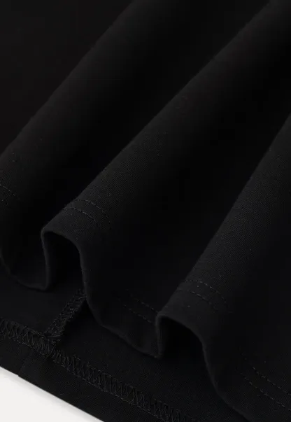 Robe mini sans manches à détail cache-cœur