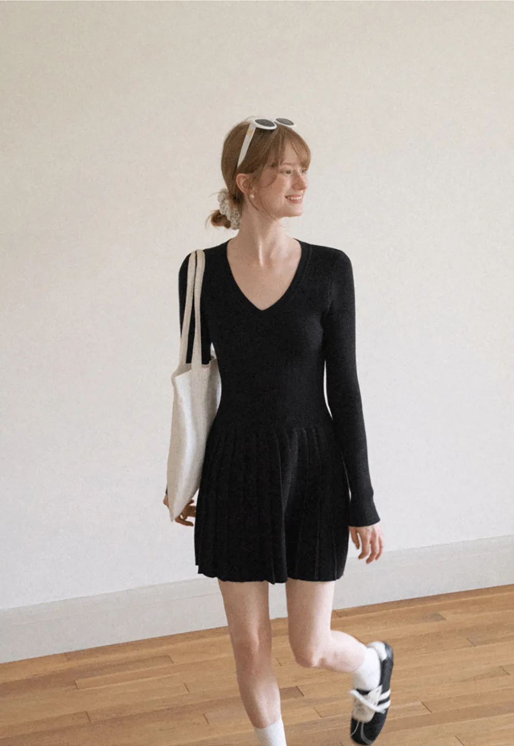 Ribbed Knit V Neck Long Sleeve Pleated Mini Dress