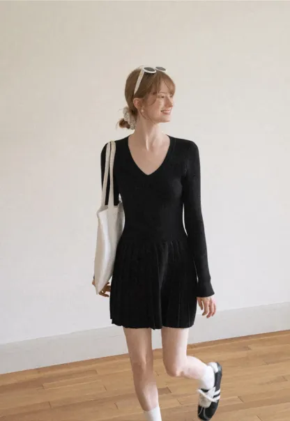 Ribbed Knit V Neck Long Sleeve Pleated Mini Dress