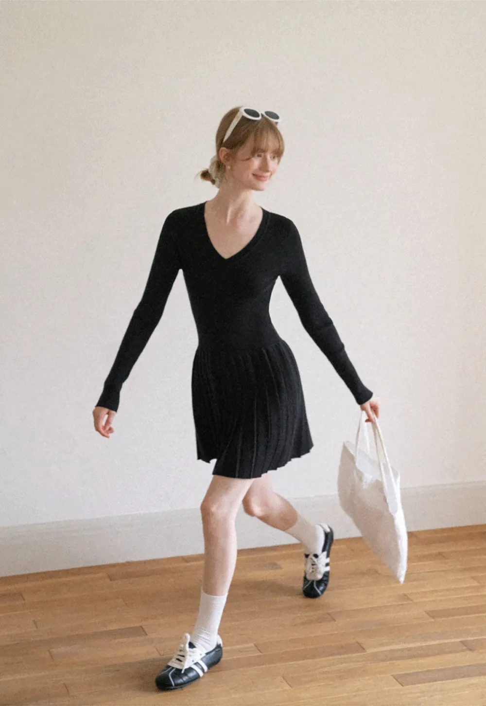 Ribbed Knit V Neck Long Sleeve Pleated Mini Dress