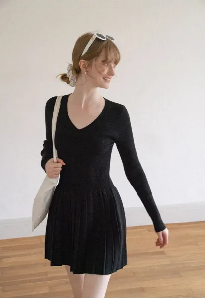 Ribbed Knit V Neck Long Sleeve Pleated Mini Dress
