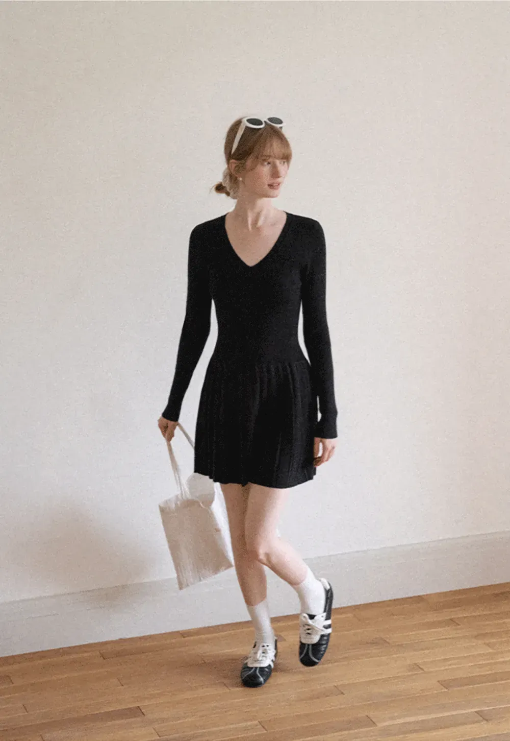Ribbed Knit V Neck Long Sleeve Pleated Mini Dress