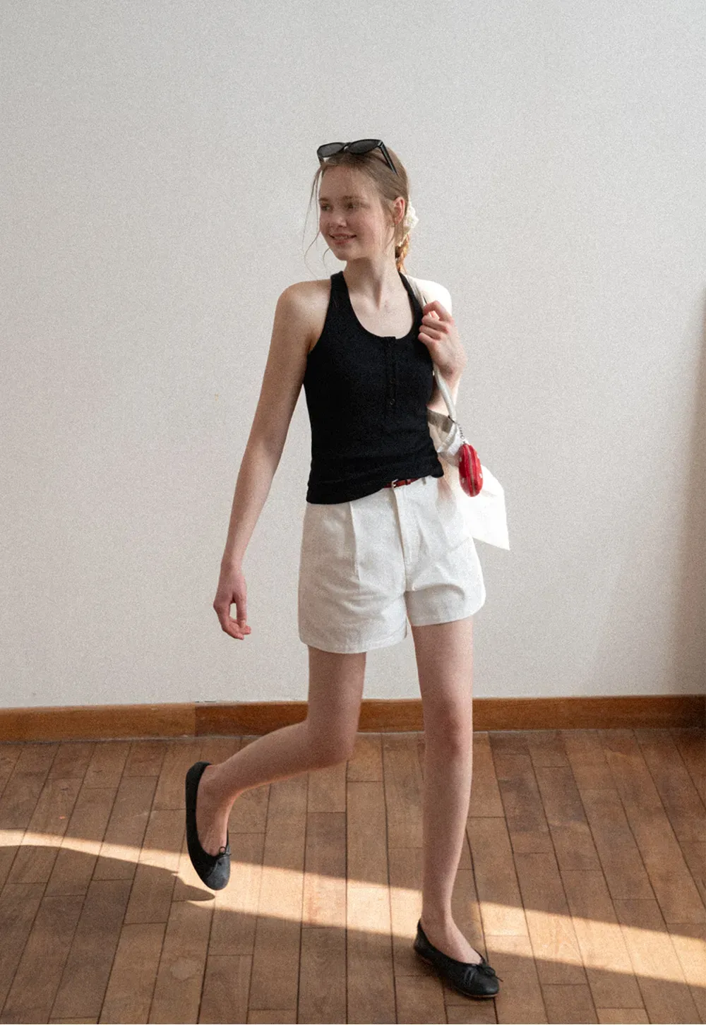 High waist pleated casual shorts with belt loop