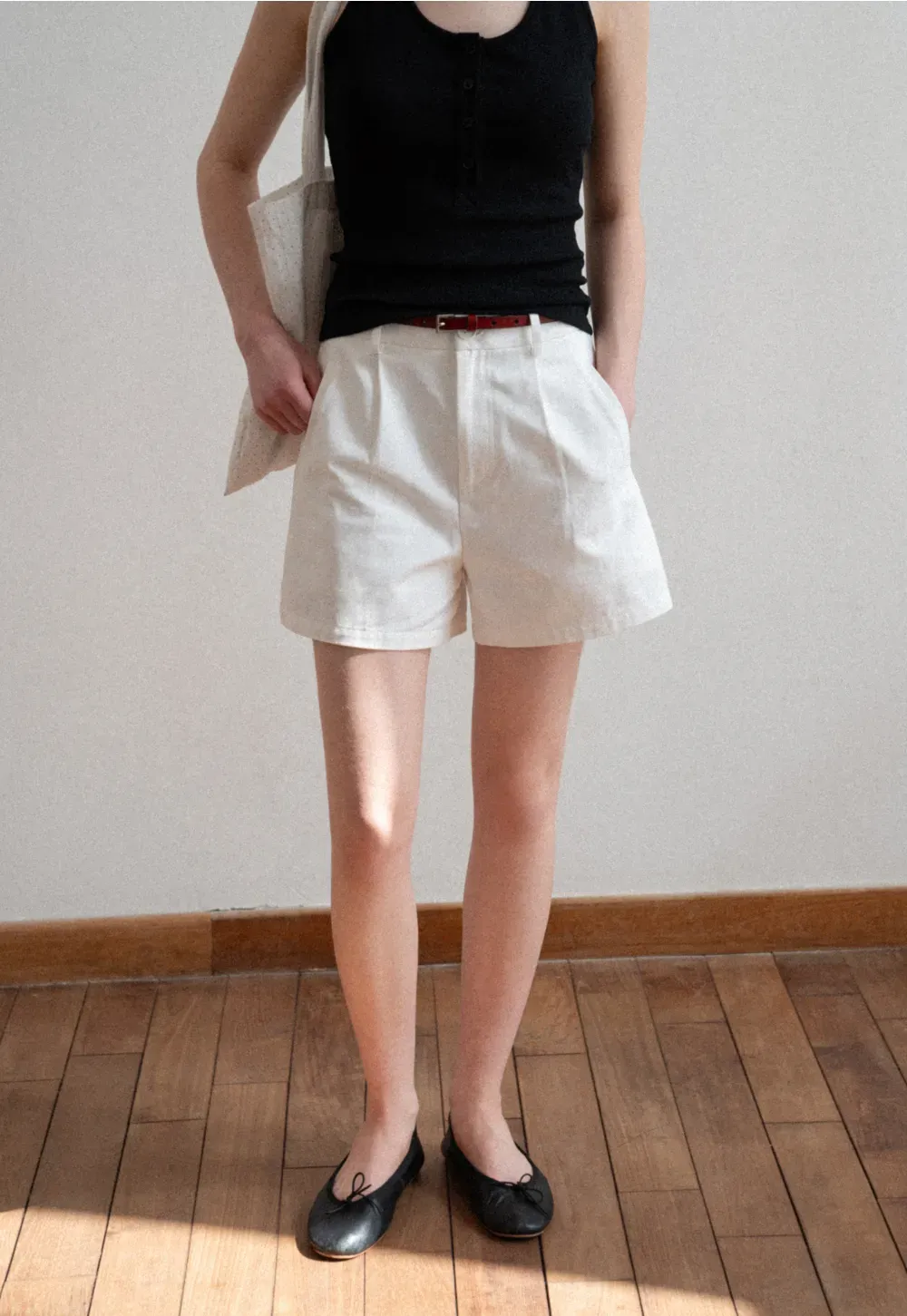 High waist pleated casual shorts with belt loop