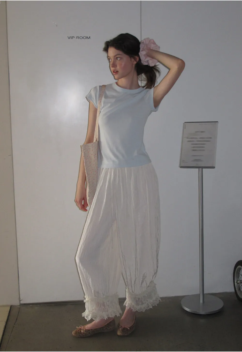 Lace Trimmed Pleated Wide Leg Casual Pants