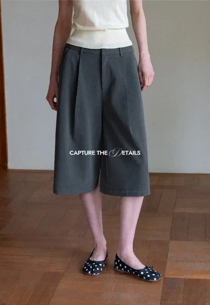 Pleated Wide Leg Cropped Pants