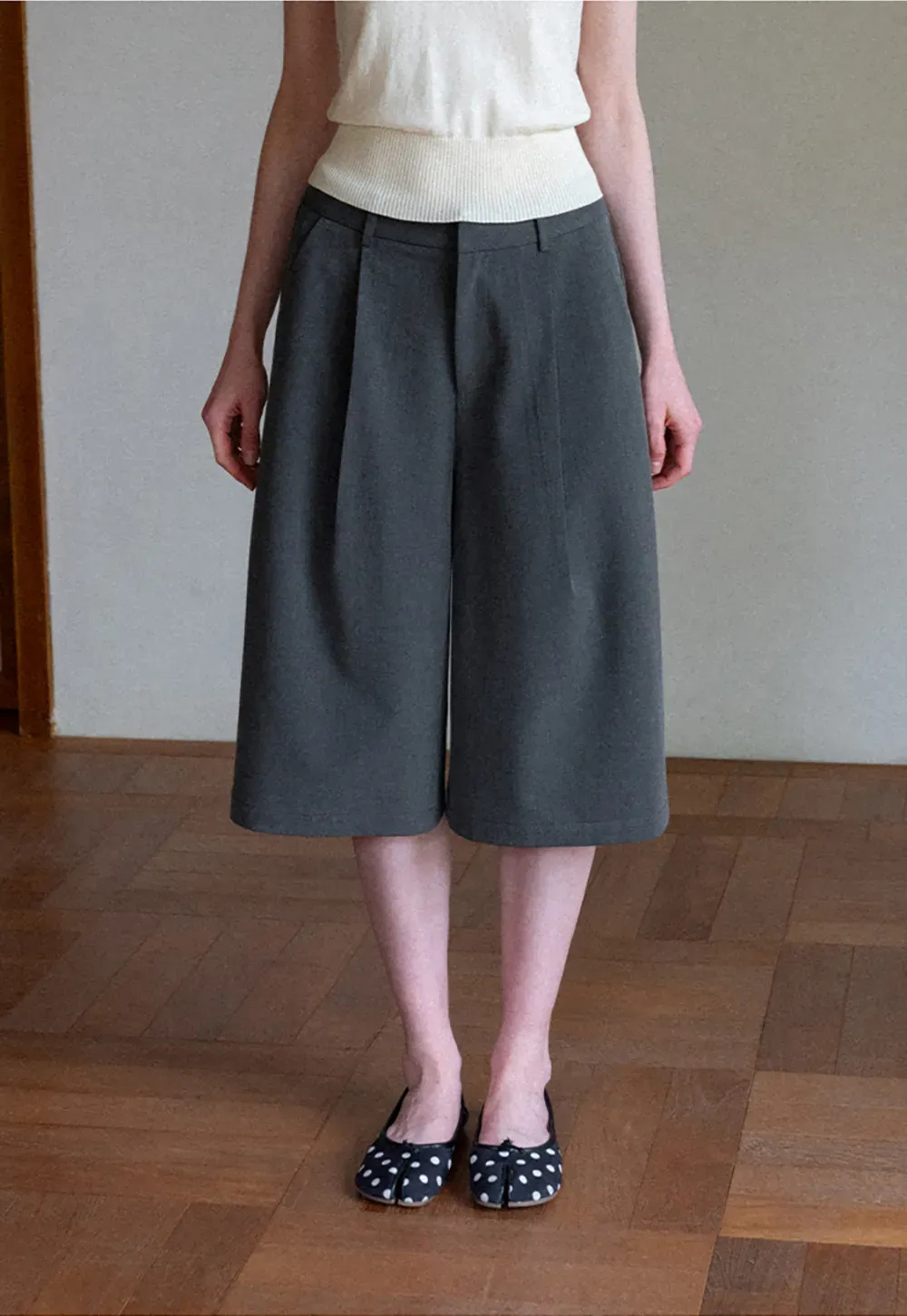 Pleated Wide Leg Cropped Pants