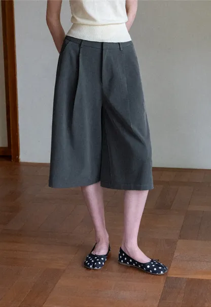 Pleated Wide Leg Cropped Pants