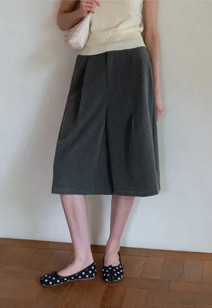 Pleated Wide Leg Cropped Pants