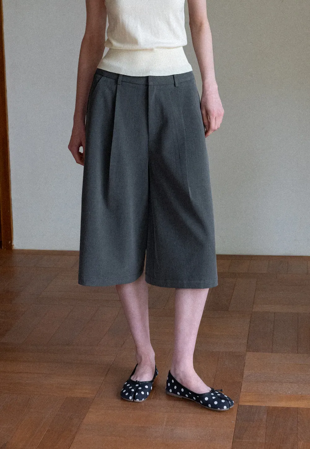 Pleated Wide Leg Cropped Pants