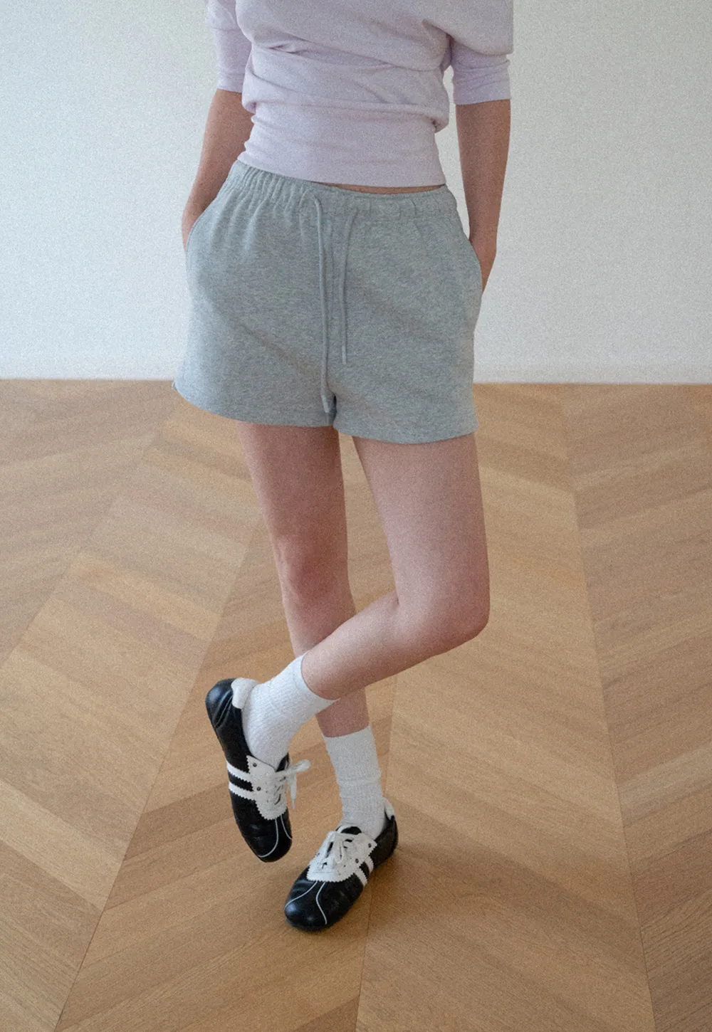 Drawstring Waist Cropped Sweatshorts