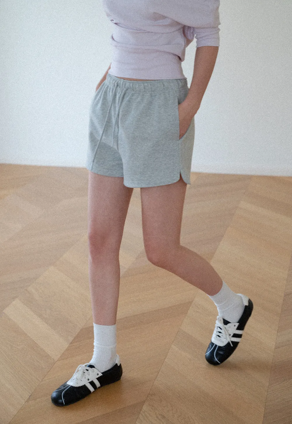 Drawstring Waist Cropped Sweatshorts