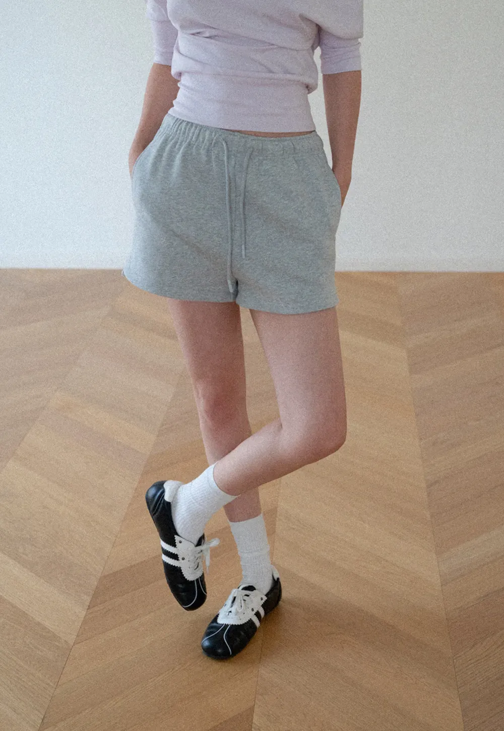 Drawstring Waist Cropped Sweatshorts