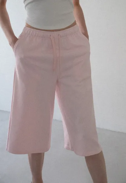 Pantalon décontracté court à jambes larges et taille élastiquée avec cordon de serrage