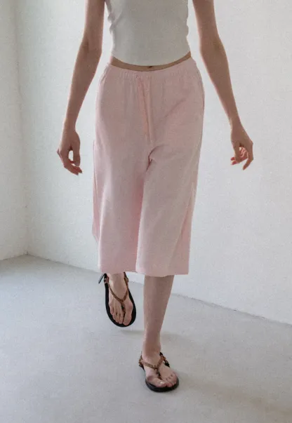 Pantalon décontracté court à jambes larges et taille élastiquée avec cordon de serrage
