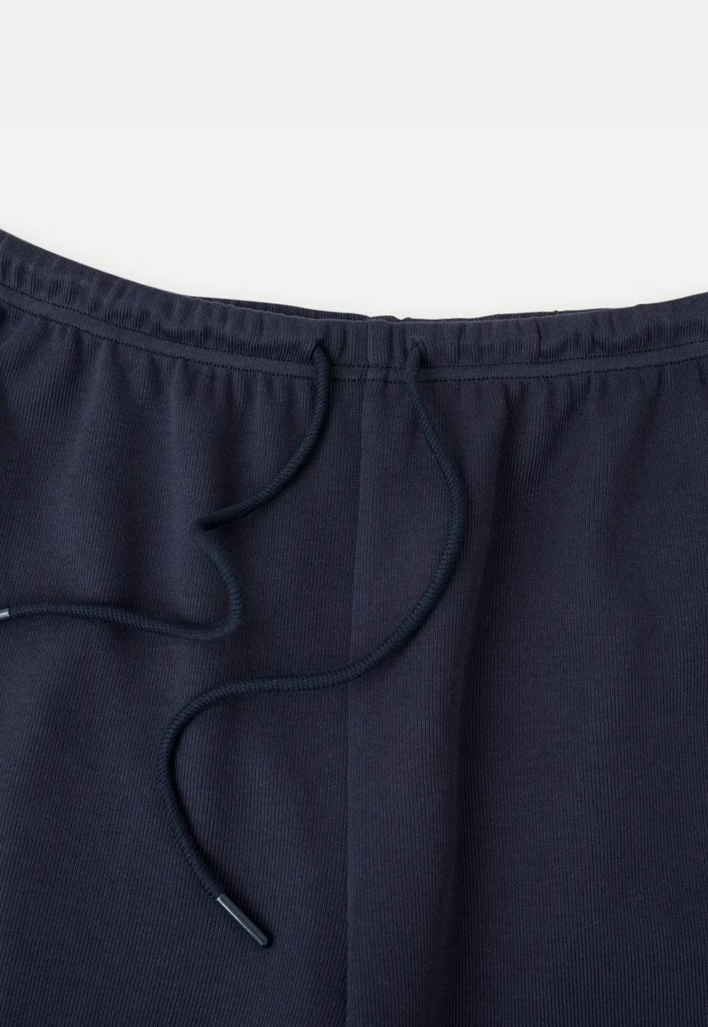 Freizeithose mit hohem Bund und Kordelzug, ausgestelltem Bein