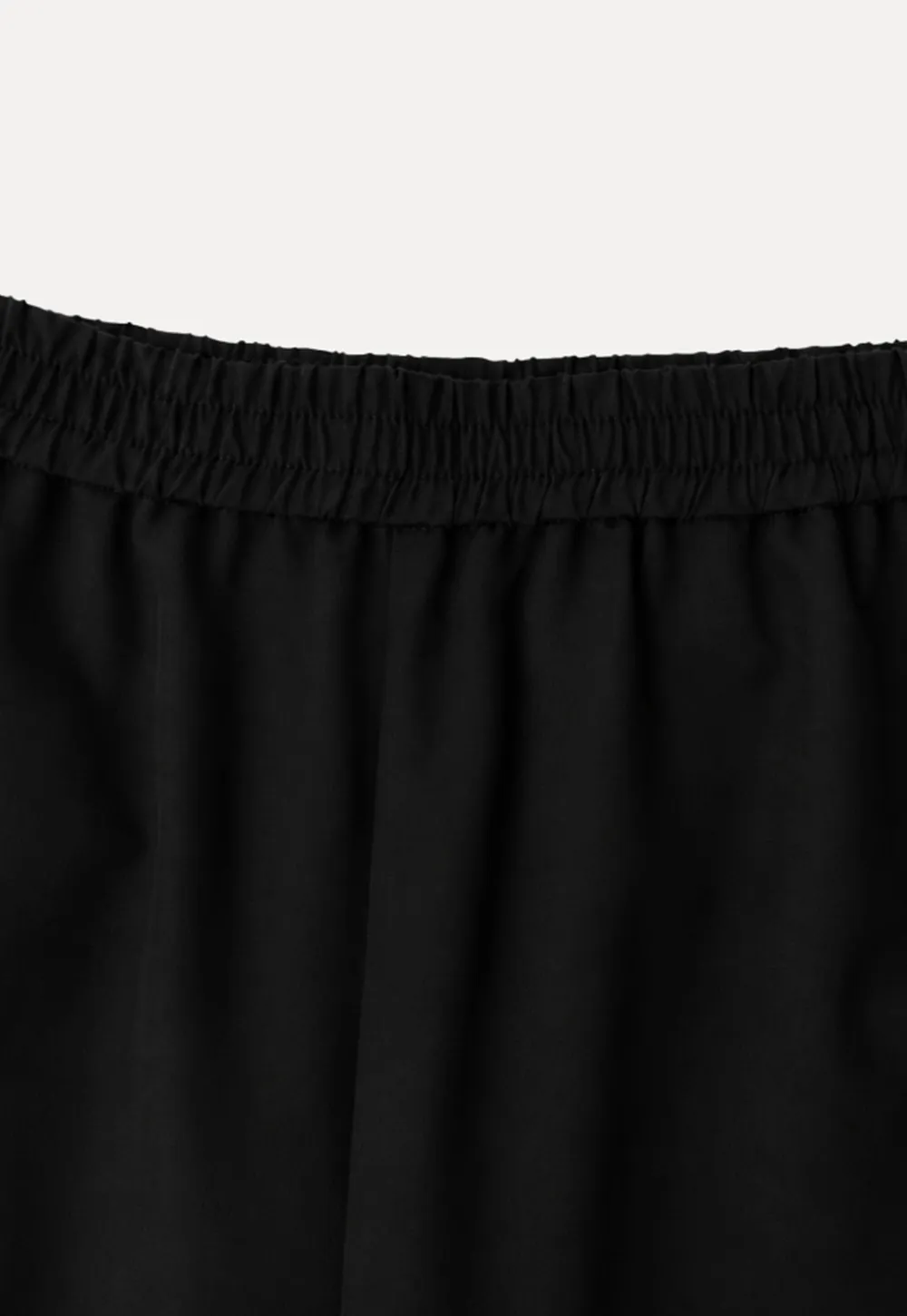 Lässige, lässige Hose mit kurzem, weitem Bein und Kordelzugbund
