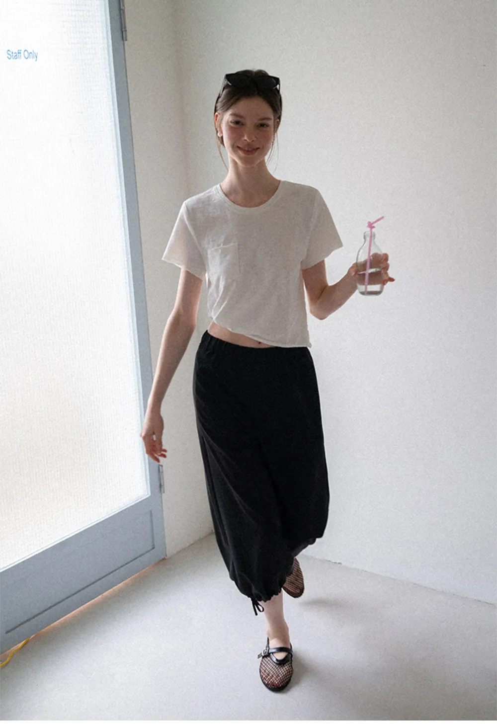 Lässige, lässige Hose mit kurzem, weitem Bein und Kordelzugbund