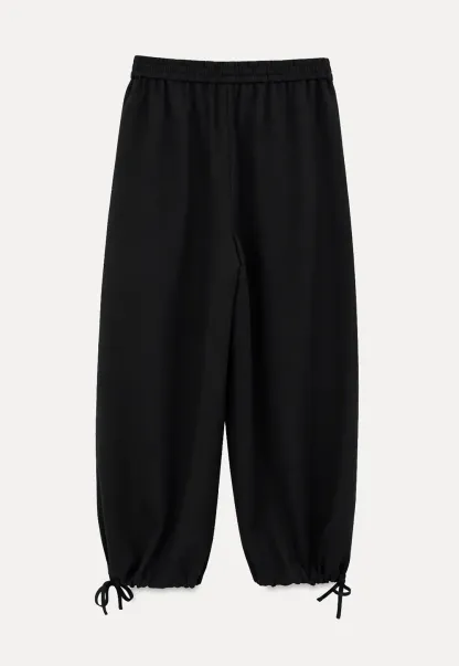 Lässige, lässige Hose mit kurzem, weitem Bein und Kordelzugbund