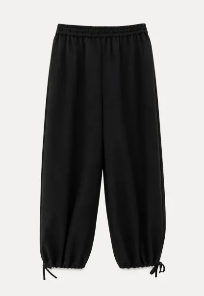 Lässige, lässige Hose mit kurzem, weitem Bein und Kordelzugbund