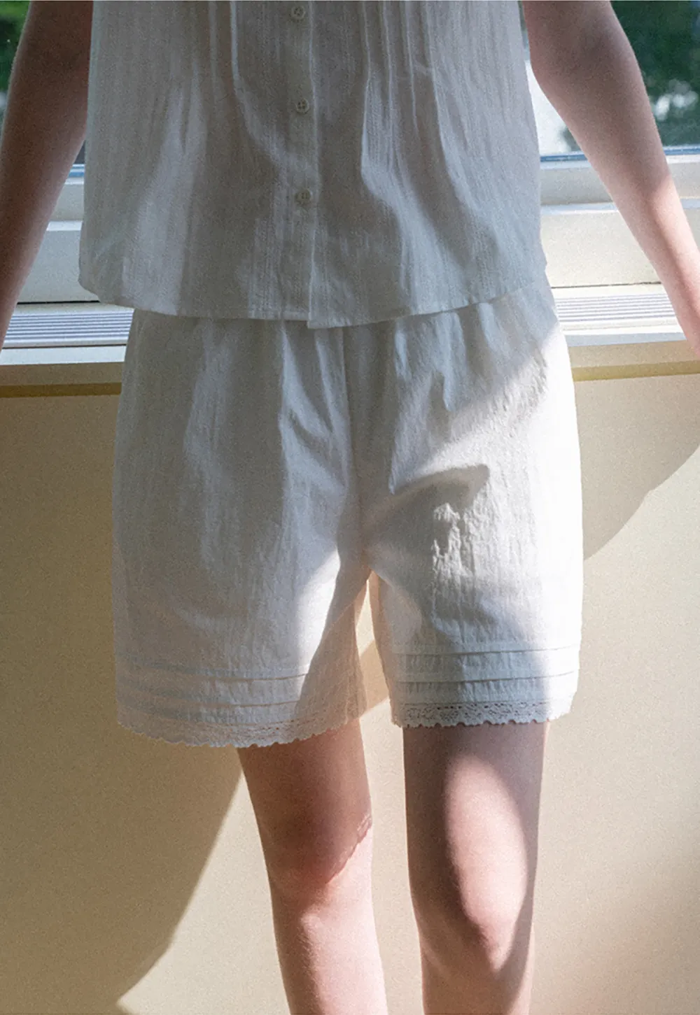 Lace Trim Cropped Shorts