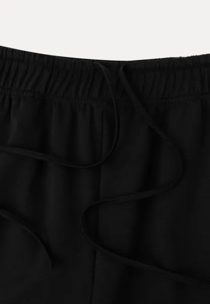Drawstring Waist Relaxed Fit Casual Shorts
