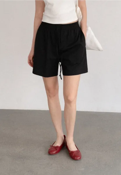 Drawstring Waist Relaxed Fit Casual Shorts