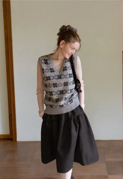 Fair Isle Patterned V Neck Knit Vest