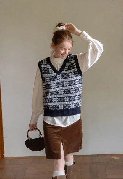 Fair Isle Patterned V Neck Knit Vest