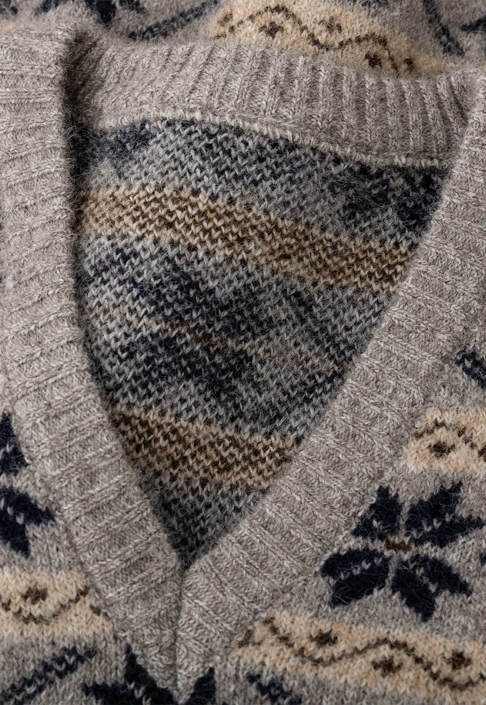 Fair Isle Patterned V Neck Knit Vest