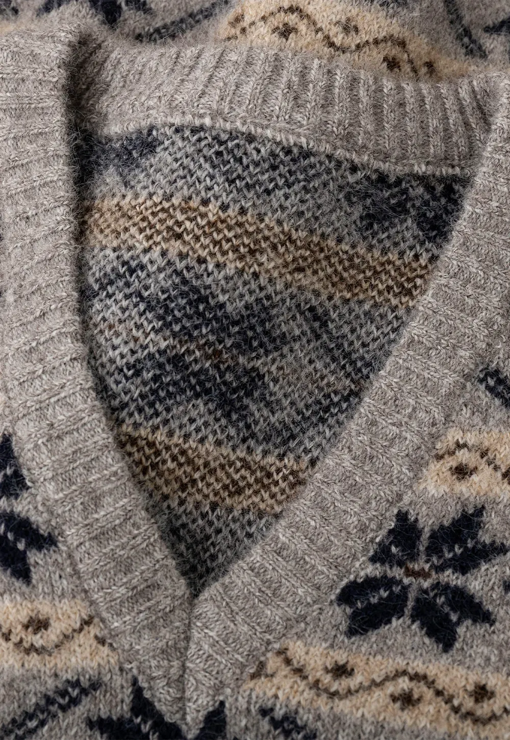 Fair Isle Patterned V Neck Knit Vest