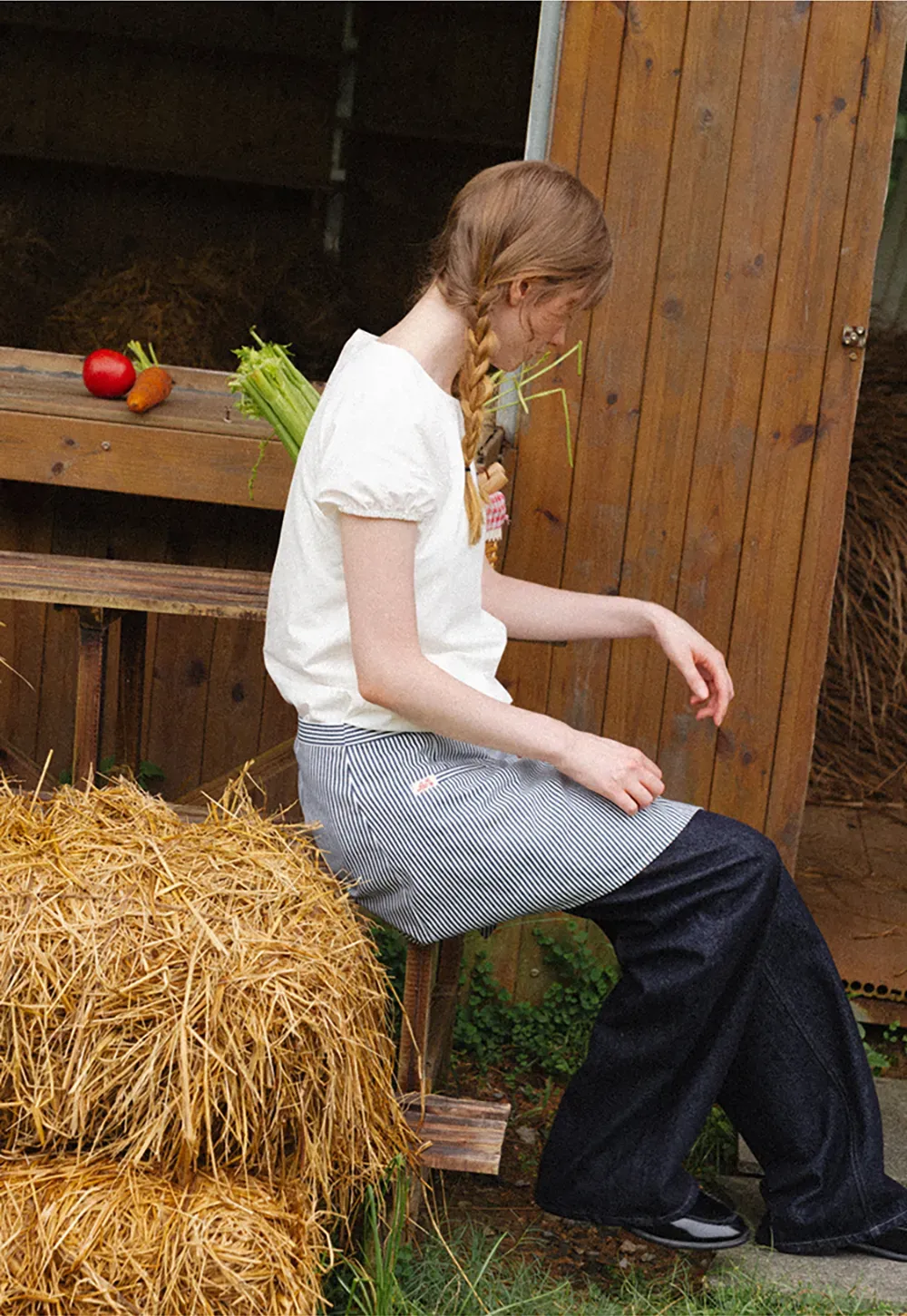 Striped Waist Apron with Front Pockets and Tie Closure